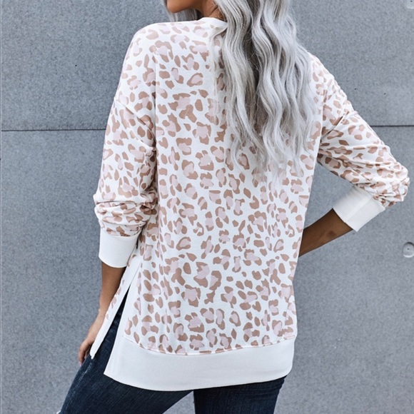 Leopard Sweatshirt - Picture 2 of 3